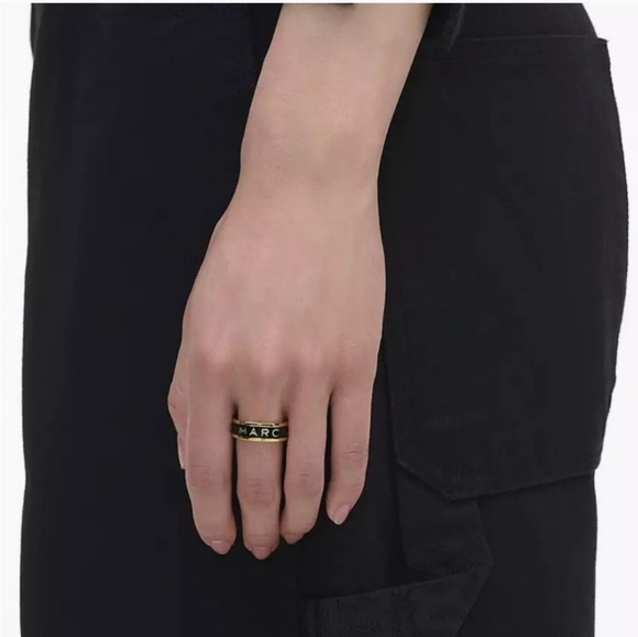 Marc Jacobs Gold and Black Ring - Picture 2 of 6
